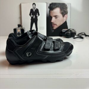 Pearl Izumi Men's Black Athletic Shoes